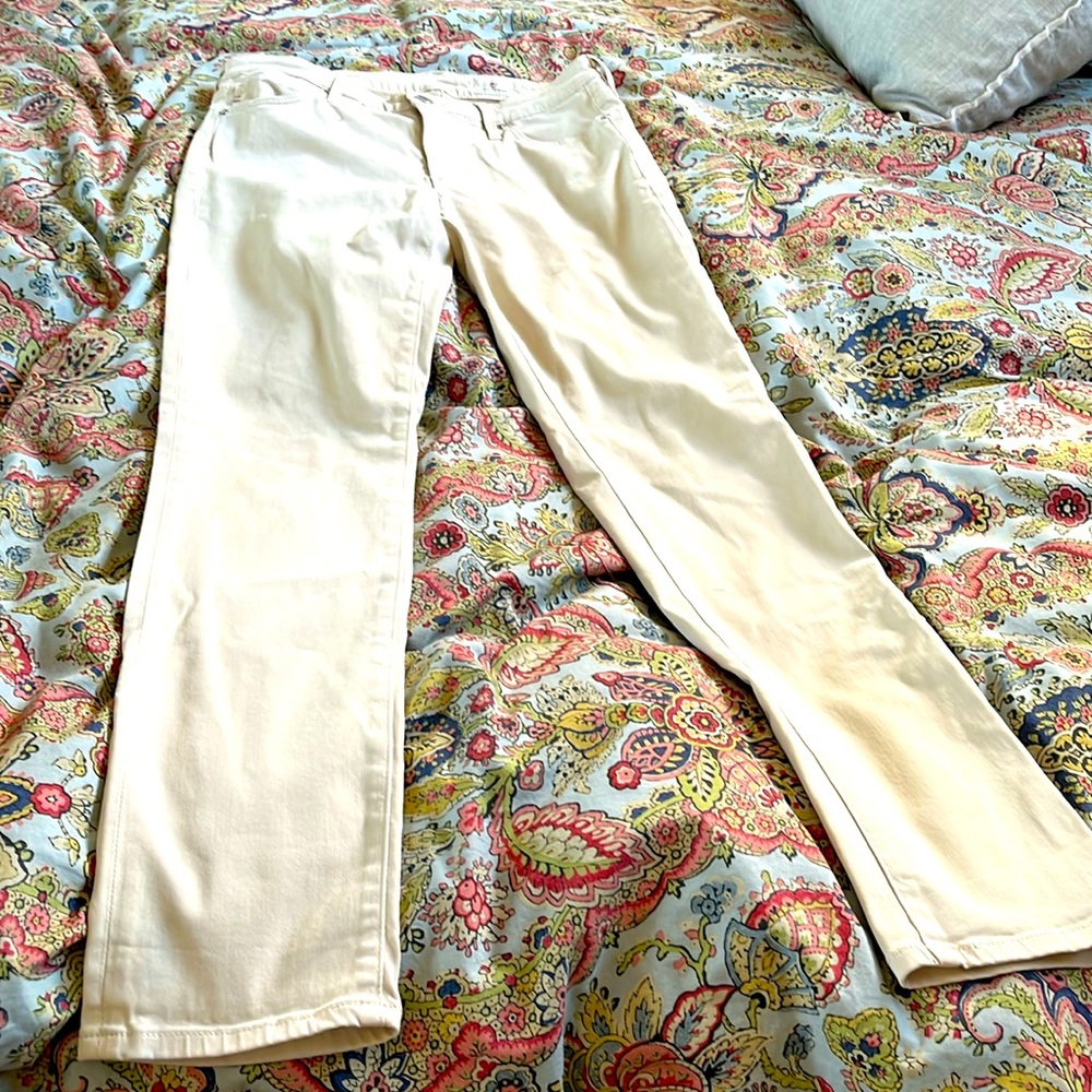 AG cream colored jeans sz 28